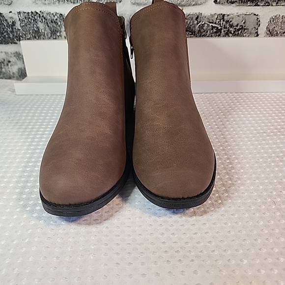 Alexis Zip Shoes Ankle Booties Brown Faux Leather Side Zip Stretch Sz 8.5 Comfor - Picture 8 of 9